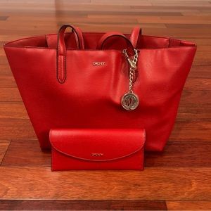 DKNY Donna Karen Bryant Medium Zippered Shoulder Tote Bag With‎ Matching Wallet